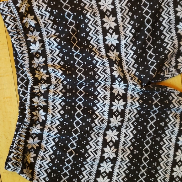 Juniors Leggings size medium by Pink Rose - Picture 2 of 5